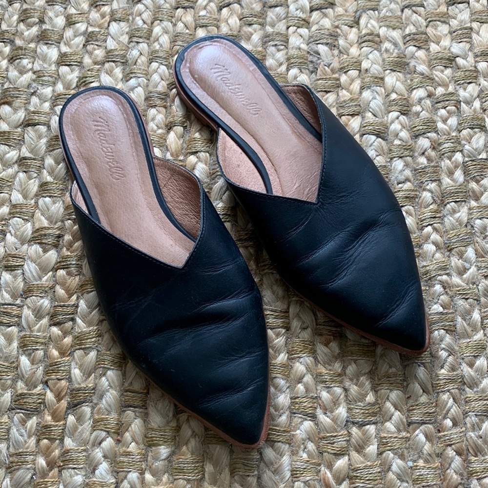 Madewell black pointy leather slides
